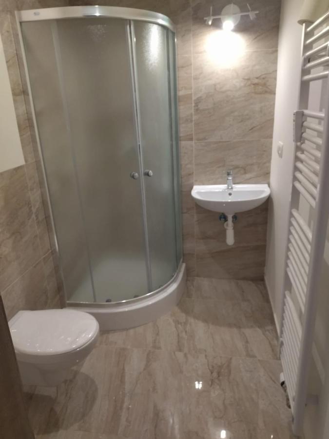 Brand New Two Room Apartment #26 With Free Secure Parking Close To Center 프라하 외부 사진