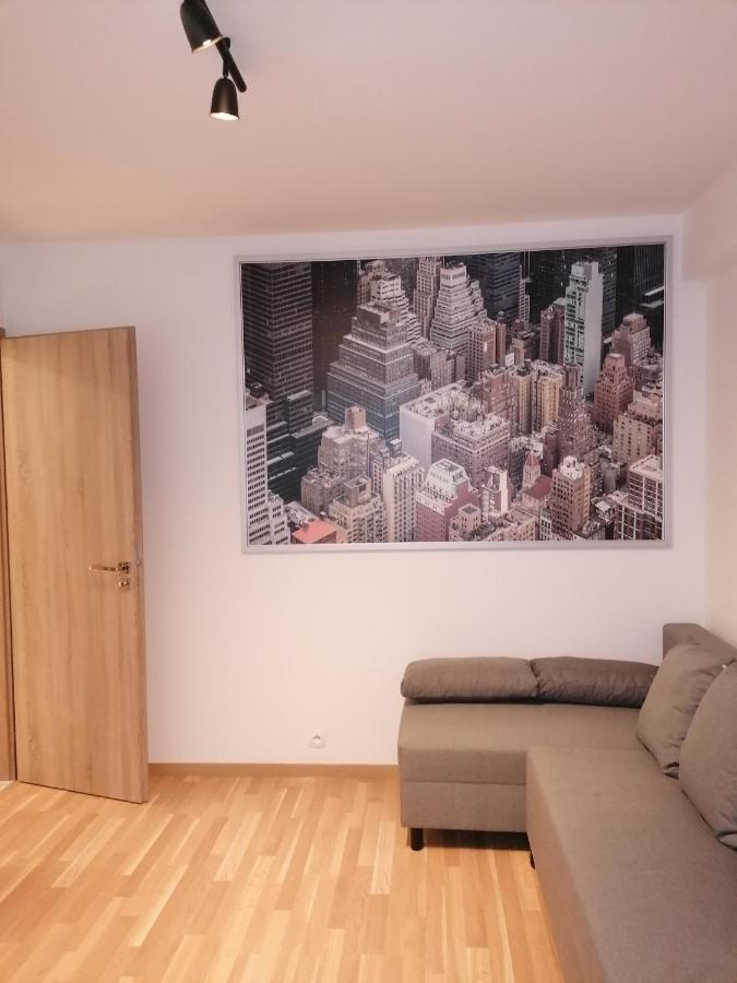 Brand New Two Room Apartment #26 With Free Secure Parking Close To Center 프라하 외부 사진