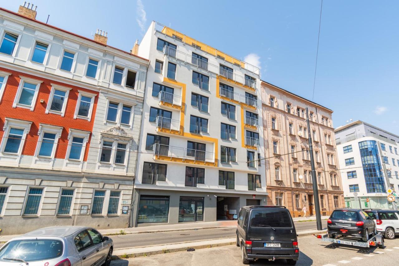 Brand New Two Room Apartment #26 With Free Secure Parking Close To Center 프라하 외부 사진