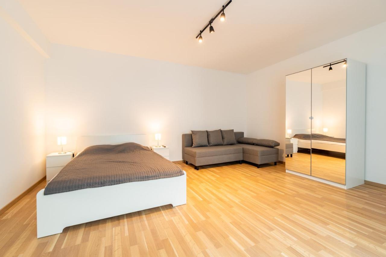 Brand New Two Room Apartment #26 With Free Secure Parking Close To Center 프라하 외부 사진