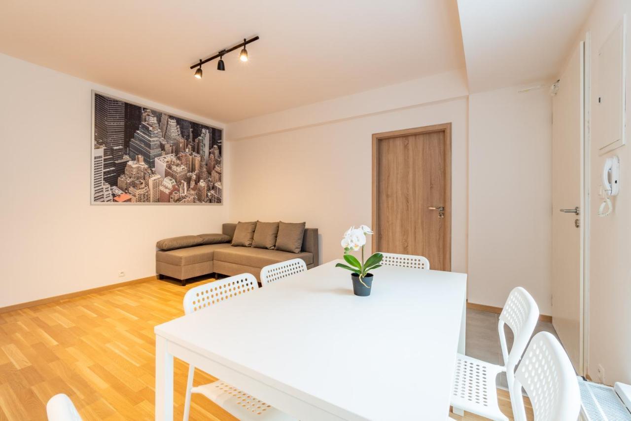 Brand New Two Room Apartment #26 With Free Secure Parking Close To Center 프라하 외부 사진