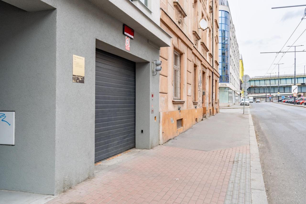 Brand New Two Room Apartment #26 With Free Secure Parking Close To Center 프라하 외부 사진